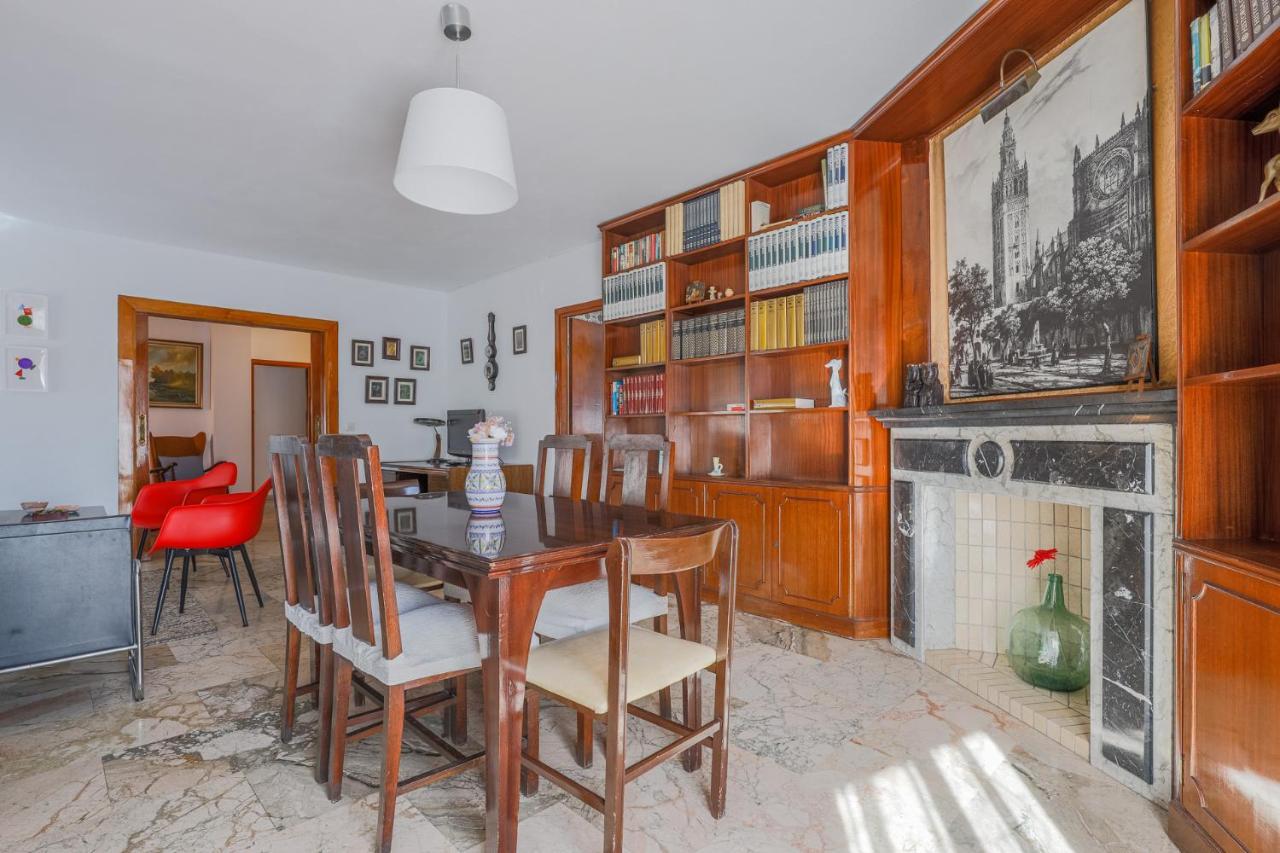 Puerta De Carmona Apartment Seville Ngoại thất bức ảnh